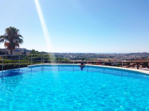 Luxury apartment with sea views in golf area.
